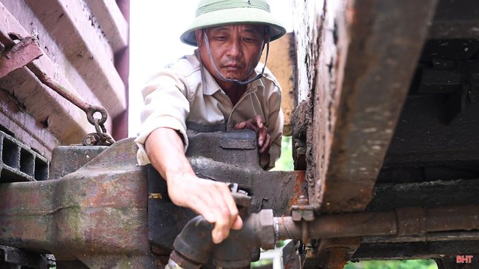 Mỗi người đều hiểu rằng sự cẩn trọng của mình góp phần bảo đảm an toàn cho hàng hóa và cho cả tuyến đường sắt Bắc - Nam.