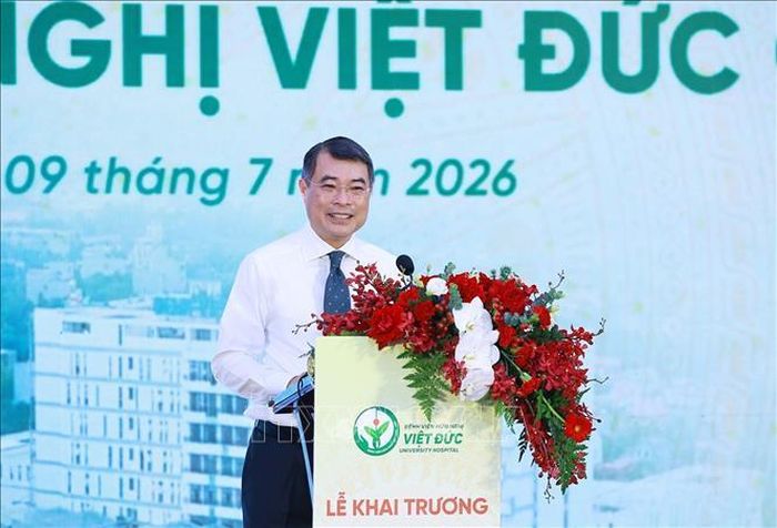 Thủ tướng Lê Minh Hưng phát biểu chỉ đạo tại Lễ khai trương hoạt động Bệnh viện Hữu nghị Việt Đức, phường Liêm Tuyền, tỉnh Ninh Bình, chiều 9/7. Ảnh: Dương Giang/TTXVN