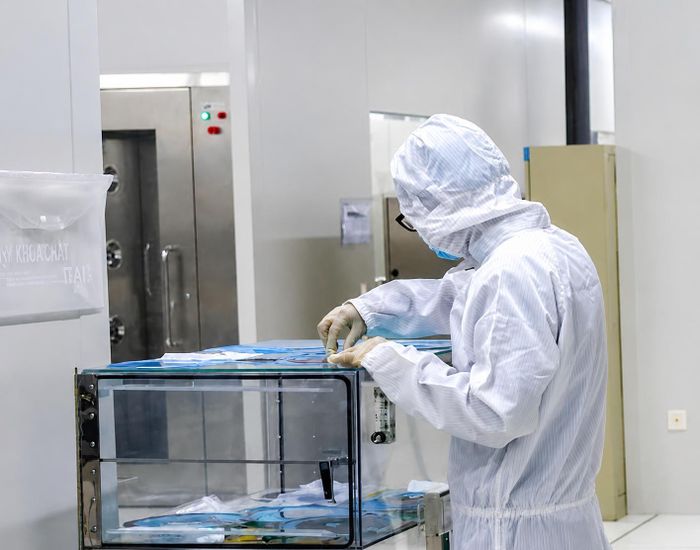 Các kỹ sư công nghệ cao Việt Nam đang nghiên cứu chế tạo chip cảm biến dùng công nghệ vi cơ điện tử (MEMS).