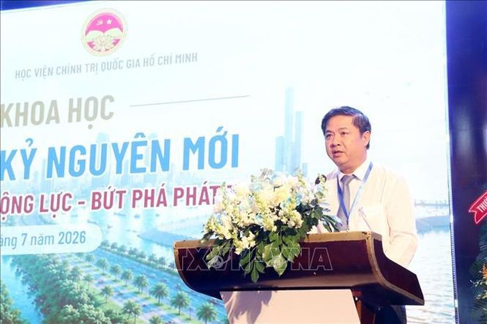 Ủy viên Ban Chấp hành Trung ương Đảng, Bí thư Tỉnh ủy Đắk Lắk Lương Nguyễn Minh Triết phát biểu bế mạc hội thảo.