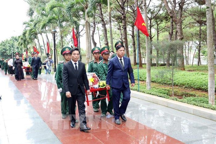 Mùa khô 2025 - 2026, Đội K51 tỉnh Đắk Lắk đã tìm kiếm, quy tập và hồi hương được 27 hài cốt liệt sĩ quân tình nguyện, chuyên gia Việt Nam hy sinh qua các thời kỳ chiến tranh tại chiến trường Campuchia. Ảnh: Tư liệu/Hoài Thu – TTXVN