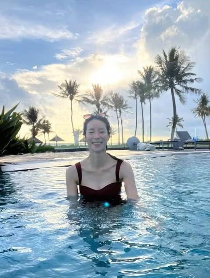 Lim Ji Yeon đi nghỉ dưỡng ở Việt Nam.