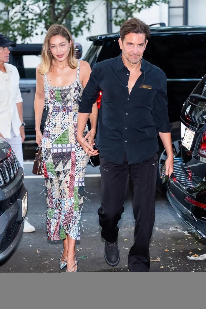 Gigi Hadid và Bradley Cooper vướng tin hẹn hò từ năm 2023.
