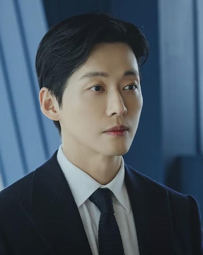 Namgoong Min và Lee Seol trong câu chuyện hôn nhân pha màu sắc tội phạm của Sự Kết Thúc Của Hôn Nhân. Ảnh: KBS.