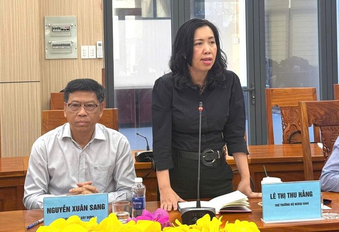 Bà Lê Thị Thu Hằng - Thứ trưởng Bộ Ngoại giao phát biểu tại cuộc họp - Ảnh CTV