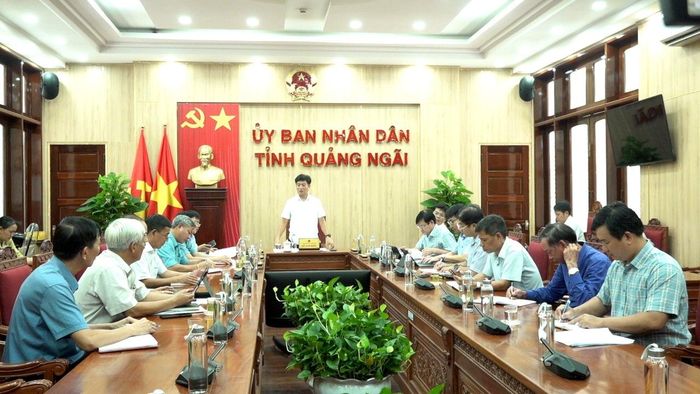 Phó chủ tịch UBND tỉnh Đỗ Tâm Hiển chỉ đạo tháo gỡ vướng mắc dự án khu đô thị An Phú Sinh. Ảnh: Cổng thông tin điện tử tỉnh Quảng Ngãi.