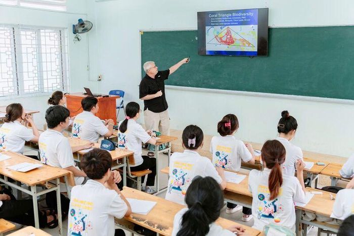 Giảng viên quốc tế tham gia giảng dạy tại Trường Đại học Nha Trang. 