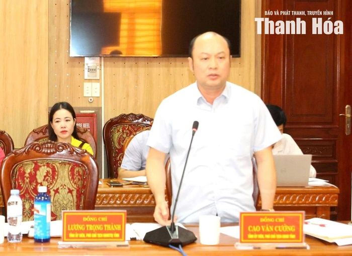 Phó Chủ tịch UBND tỉnh Cao Văn Cường phát biểu tại buổi làm việc.