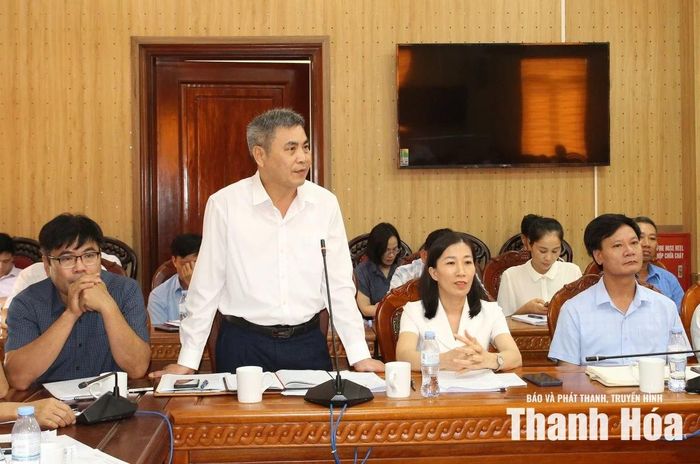 Đại diện lãnh đạo xã Tân Tiến phát biểu ý kiến tại buổi làm việc.