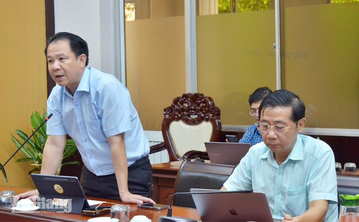 Đại diện Sở Y tế tỉnh An Giang phát biểu tại buổi làm việc.
