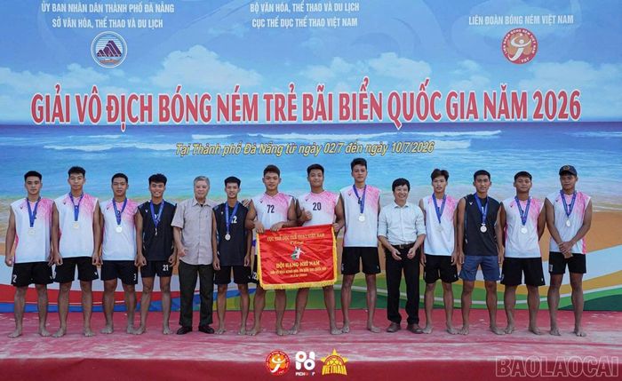 Đội tuyển Lào Cai giành Huy chương Bạc nội dung U20.