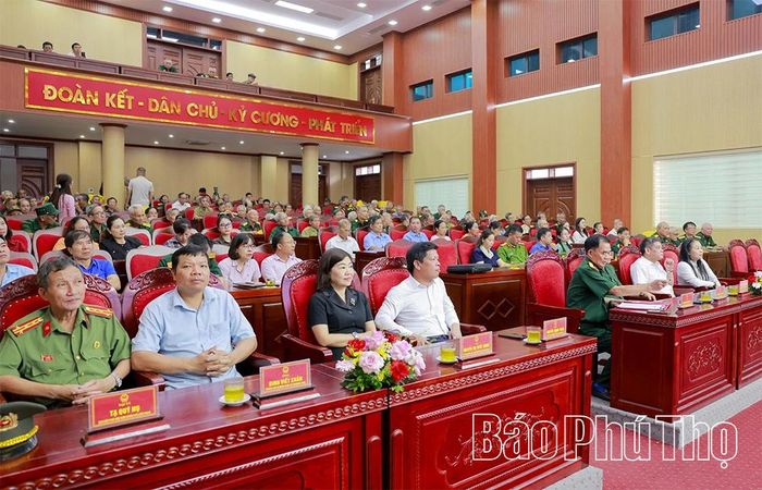 Các đại biểu tham dự chương trình.