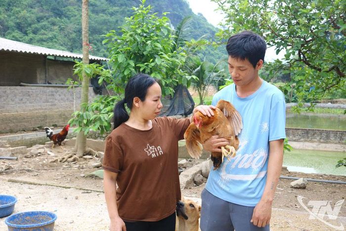 Vợ chồng anh Nguyễn Văn Tuấn.