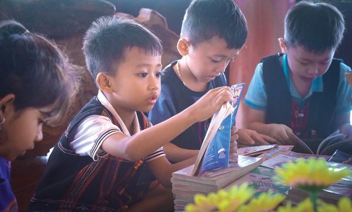 Cùng nhau đọc sách