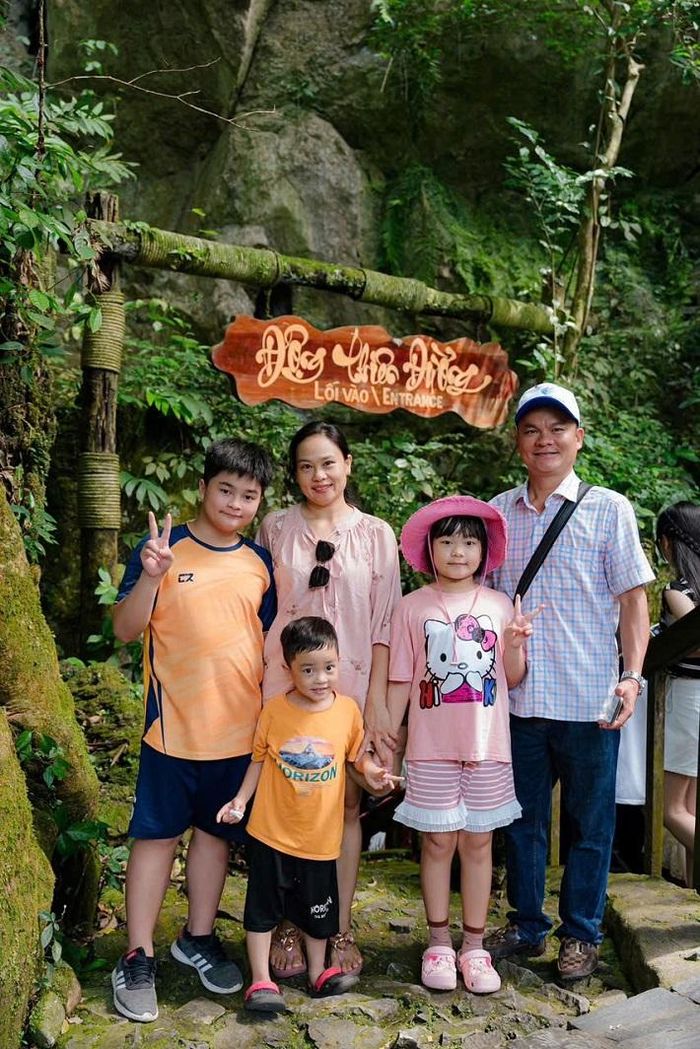 Các hoạt động tham quan, vui chơi và team building tạo không khí sôi nổi, tăng cường sự gắn kết giữa cán bộ, người lao động và gia đình