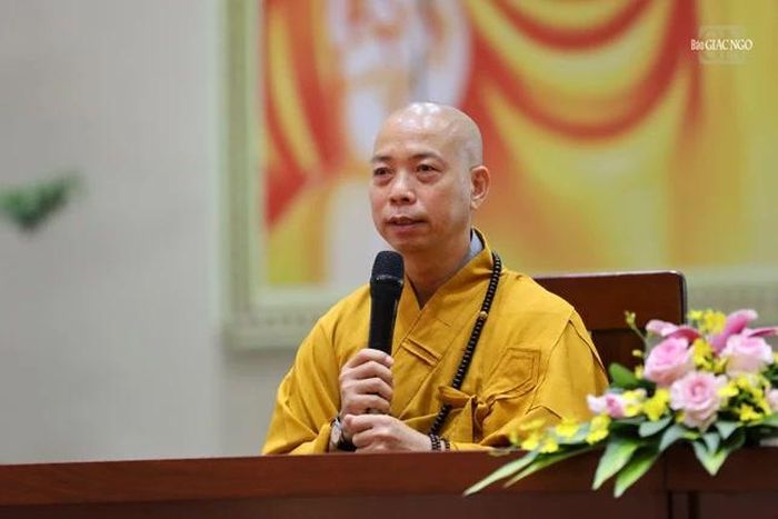 Thượng tọa Thích Quang Thạnh chia sẻ Phật pháp - Ảnh: Nhân Hòa