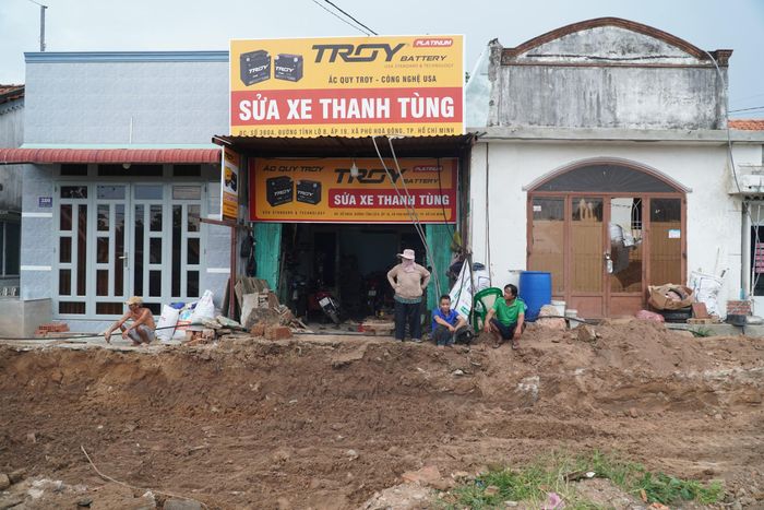 Dự án thành phần 2 đầu tư xây dựng đường gom dân sinh và các cầu vượt ngang tuyến cao tốc có tổng mức đầu tư 2.422 tỷ đồng, được khởi công ngày 19/12/2025.