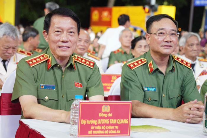 Bộ Công an phối hợp với Ủy ban nhân dân thành phố Hà Nội trang trọng tổ chức đêm Gala nghệ thuật đặc biệt “Tổ quốc bình yên” tại Thủ đô Hà Nội.