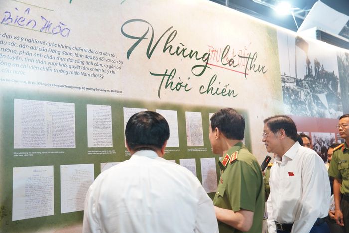 Mỗi bức thư là một lát cắt chân thực về tinh thần kiên trung, lòng yêu nước và sự hy sinh thầm lặng vì độc lập, tự do của Tổ quốc.