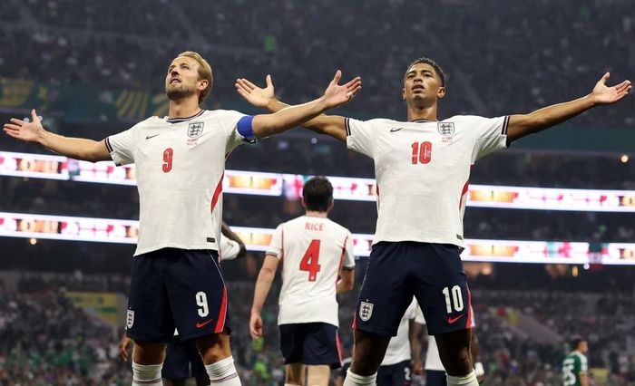 Kane (số 9) và Bellingham (số 10) là hai ngôi sao đáng chú ý nhất của tuyển Anh. Ảnh: FIFA