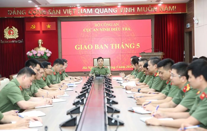 Trung tướng Hoàng Văn Hà, Cục trưởng Cục An ninh điều tra, Bộ Công an chủ trì họp giao ban đơn vị.