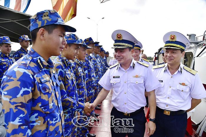 Đoàn công tác Quân chủng Hải quân và Bộ Tư lệnh Vùng 2 Hải quân, kiểm tra công tác huấn luyện, sẵn sàng chiến đấu trên Tàu 383, Lữ đoàn 167.
