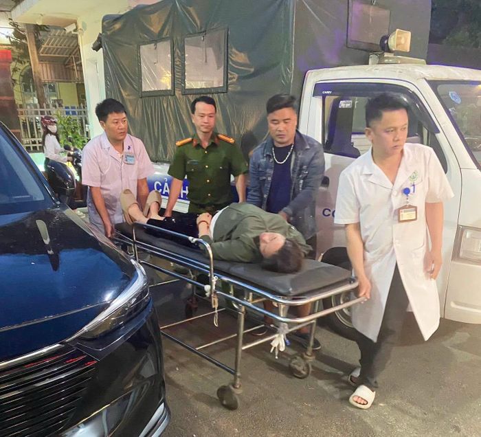 Chỉ M. được đưa tới bệnh viện cấp cứu. Ảnh: Công an tỉnh Tuyên Quang