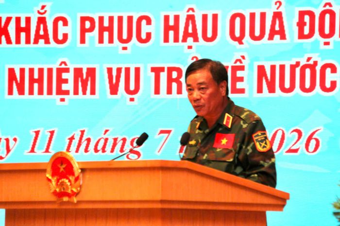 Thiếu tướng Phạm Văn Tỵ, Phó cục Trưởng cứu hộ cứu nạn (CHCN), Bộ Tổng Tham mưu QĐNDVN, trưởng đoàn công tác tại Venezuela chia sẻ tại buổi lễ