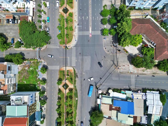 Ngày 15/6/2026, UBND TP.HCM ban hành kế hoạch triển khai công tác bồi thường, hỗ trợ và tái định cư đối với khu vực này, giao các đơn vị liên quan hoàn tất công tác giải phóng mặt bằng, bàn giao mặt bằng trước ngày 30/11/2026.