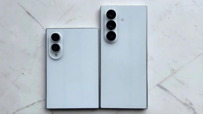Ảnh rò rỉ bộ đôi máy gập mới của nhà Samsung sẽ ra mắt ngày 22/7.