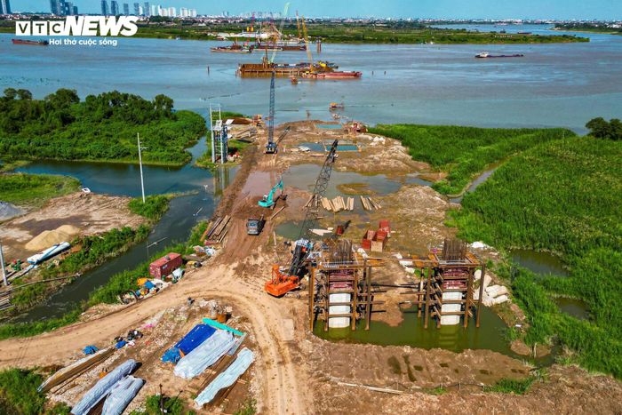 Theo quy hoạch, cầu Ngọc Hồi dài khoảng 7,5km. Điểm đầu kết nối Vành đai 3,5 đoạn Phúc La - Văn Phú đến cao tốc Pháp Vân - Cầu Giẽ thuộc xã Thanh Trì (Hà Nội), điểm cuối kết nối tuyến Vành đai 3,5 trên địa bàn xã Văn Giang (Hưng Yên).
