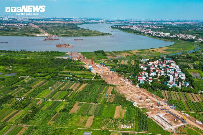 Ở đầu phía Nam Vành đai 3,5, dự án cầu Ngọc Hồi và đường dẫn hai đầu cầu được xem là mắt xích quan trọng nhằm kết nối Hà Nội với Hưng Yên. Công trình có tổng mức đầu tư dự kiến gần 12.000 tỷ đồng, được thiết kế theo dạng cầu dây văng vượt sông Hồng.