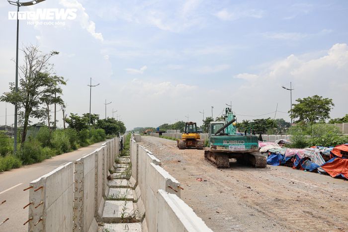 Ở phía Bắc tuyến, đoạn từ cầu Thượng Cát đến Quốc lộ 32 dài khoảng 3,5km đang trong giai đoạn xây dựng và giải phóng mặt bằng.