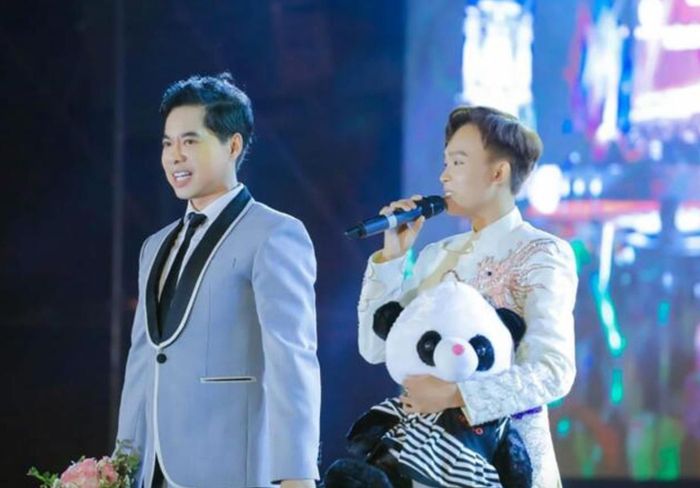 Hồ Văn Cường được Ngọc Sơn nâng đỡ, dẫn dắt.