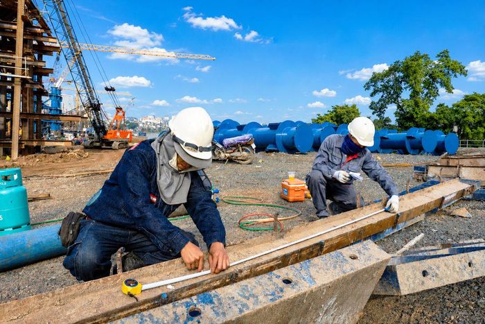 Việc kiểm tra, đo đạc được thực hiện thường xuyên để tránh sai sót.