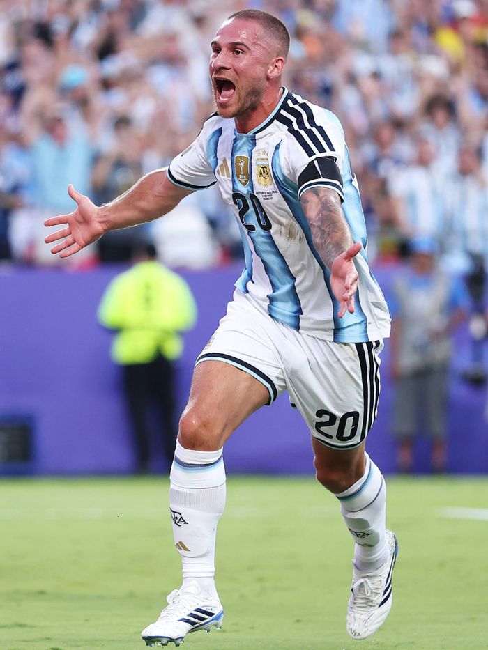 Mac Allister mở tỉ số cho Argentina. Ảnh FIFA