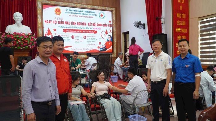 Ngày hội hiến máu tình nguyện tại xã Chương Dương thu hút hơn 400 người tham dự. Ảnh: Duy Anh