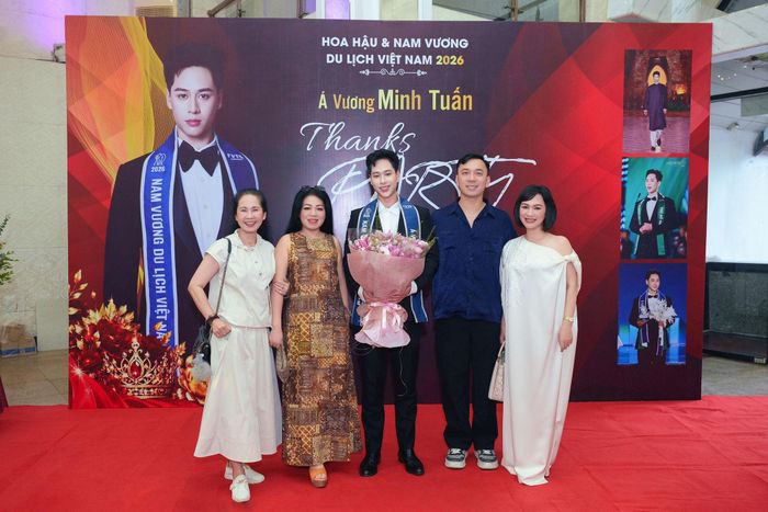 Chặng đường của Minh Tuấn nhận được sự ủng hộ của nhiều nghệ sĩ kỳ cựu. Ảnh: BQ