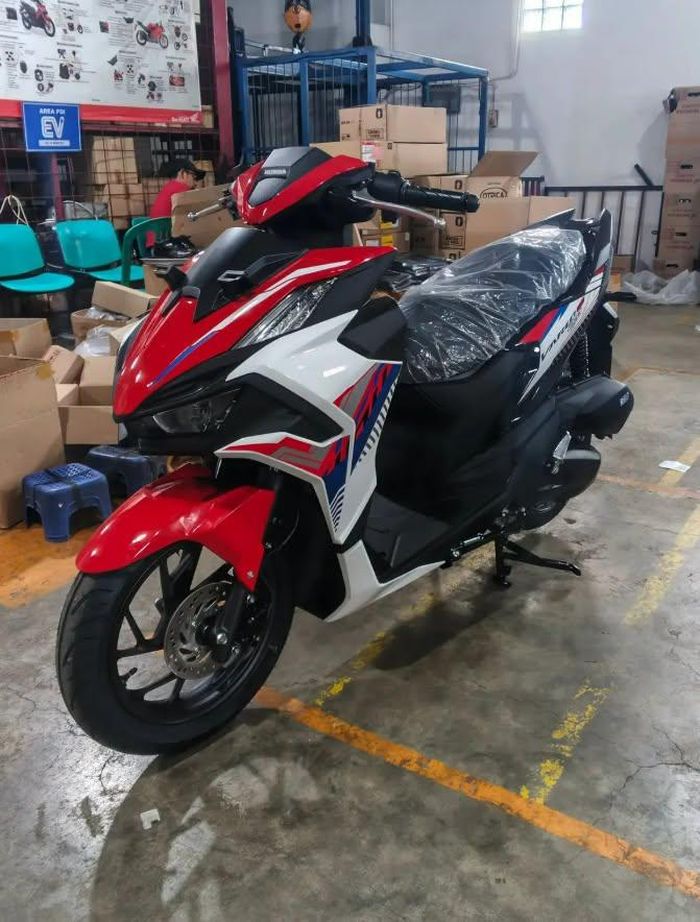 Xe sở hữu lớp sơn mờ trên toàn bộ thân xe