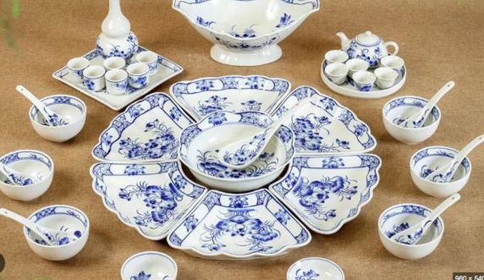 Khác với nhiều vật phẩm khác, số lượng và cách bày bát cúng thờ sẽ có những quy định riêng.