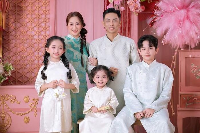 Dù còn nhỏ tuổi, Kubi đã sở hữu bảng thành tích đáng mơ ước cùng nền tảng vững chắc từ gia đình nổi tiếng trong làng dancesport. Với niềm đam mê và sự đầu tư bài bản, cậu bé được kỳ vọng sẽ tiếp tục tỏa sáng và nối bước thành công của bố mẹ trong tương lai.