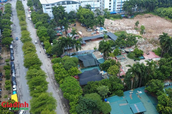 Thời gian gần đây, chuyên trang Gia đình và Xã hội (Báo Sức khỏe và Đời sống) liên tục tiếp nhận phản ánh của quần chúng nhân dân về tình trạng buông lỏng quản lý, để xảy ra hàng loạt sai phạm nghiêm trọng về đất đai và TTXD trên địa bàn phường Phú Diễn.