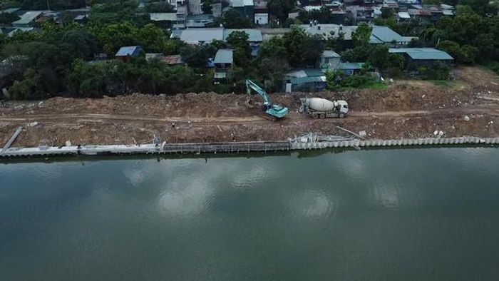 Nhiều hạng mục vẫn đang được gấp rút thi công để đáp ứng yêu cầu tiến độ, phục vụ công tác phòng chống úng ngập trước mùa mưa bão.