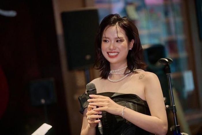 Ít ai biết, Nguyễn Thùy Linh từng gây chú ý ở Giọng hát Việt 2013 đã âm thầm theo đuổi jazz suốt hơn 10 năm qua.