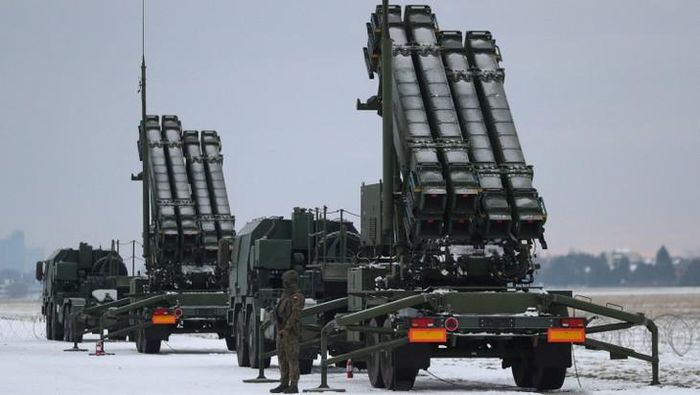 Hệ thống phóng tên lửa đất đối không từ hệ thống phòng không tầm xa MIM-104 Patriot. (Ảnh: MW)