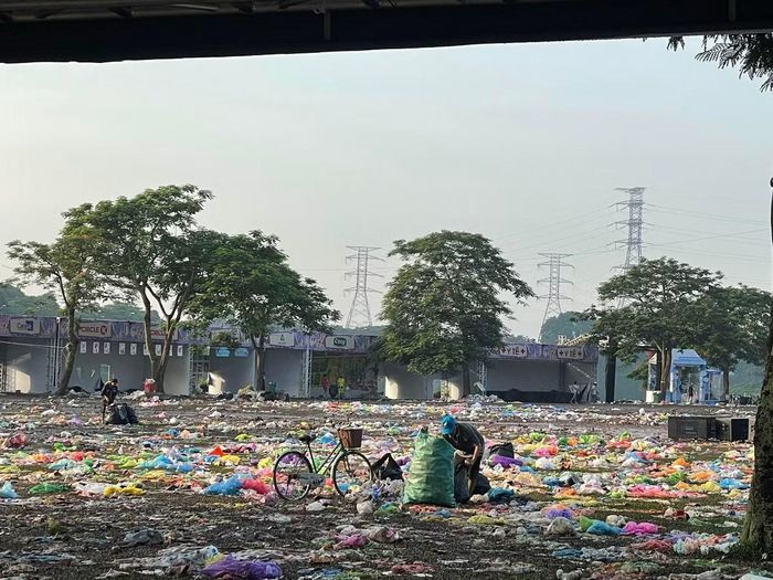 “Biển rác” hậu concert gây tranh cãi lớn. Nguồn: @vubachjphuong (Threads)