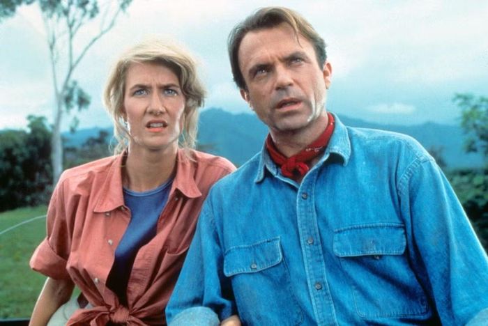 Sam Neill nổi tiếng trong loạt phim Công Viên Kỷ Jura (Jurassic Park).