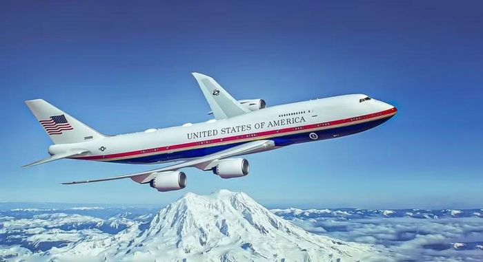 Ông Richard Aboulafia, Giám đốc điều hành Công ty tư vấn hàng không AeroDynamic Advisory, cũng nhận định chiếc VC-25B khó đạt đầy đủ tiêu chuẩn của một chuyên cơ tổng thống hoàn chỉnh với thời gian cải tạo như vậy.