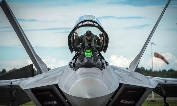 Từ ngày 1/3 đến 9/3, F-22 thực hiện hơn 200 phi vụ chiến đấu. Theo CENTCOM, các máy bay không bị hệ thống radar của Iran phát hiện trong suốt chiến dịch.