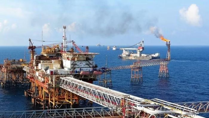 Việc nới lỏng phong tỏa không chỉ giúp Iran xuất khẩu lượng dầu tồn đọng mà còn khôi phục hoạt động nhập khẩu. Cuối tháng 6, nhiều chuyến hàng đậu nành từ Brazil đã cập cảng Iran để phục vụ ngành chăn nuôi trong bối cảnh giá thực phẩm trong nước tăng cao.